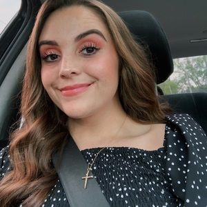 Meet your Posher, Whitney